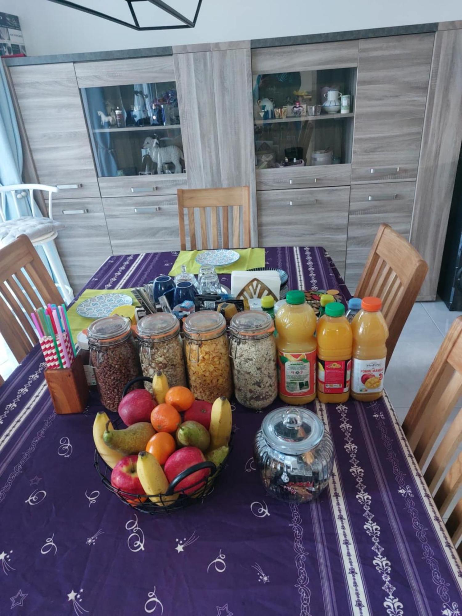 Villers-Cotterêts Chambres Et Table D'Hotes - Chez Paul Et Emilia מראה חיצוני תמונה